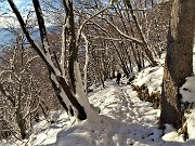 61 La neve fresca e soffice permette una facile divertente discesa